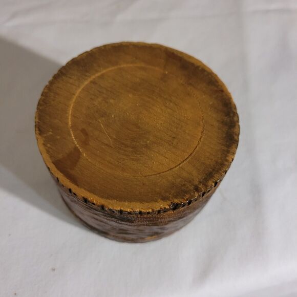 Handcrafted Sm Round Trinket Box Flower Etched On Lid - Picture 5 of 9